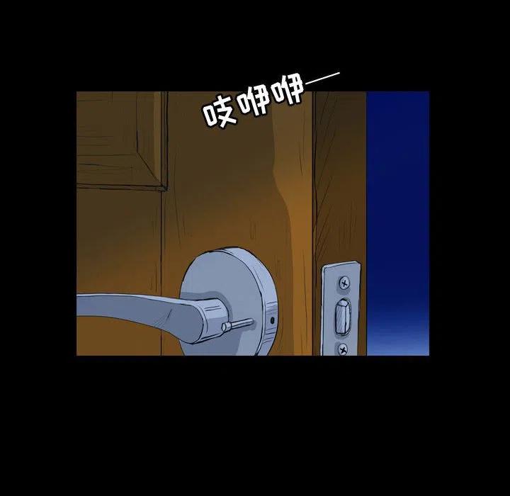 6899